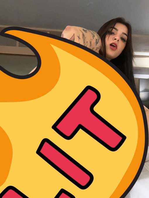 😈 https://t.co/9Wa5njImbX 🤤 https://t.co/4C2CT4g7wI