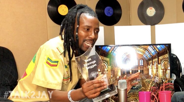 raptypemag's tweet photo. Tsonga Reggae Singer - Jake De Vocalist Shares Experiences in Music, Love & Hate | GCR Awards + More #Talk2Jay
.
https://t.co/43gily3TEf #Raptypemag
.
#Tsonga #Reggae #Singer #TsongaReggae #Jake #De #Vocalist #JakeDeVocalist #Shares #Experiences #Music #Love #Hate #GCR #Awards https://t.co/DywW8WSWAC
