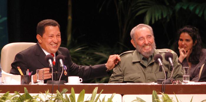 RicardoArtemisa's tweet photo. Un hijo de nuestra Revolución, hermano de los cubanos, amante de la justicia y el deber para su querida Venezuela.
Hace ya 10 años que venezolanos y cubanos lamentamos tu pérdida física.
#CubaViveEnSuHistoria
#Venezuela https://t.co/O4QisbXER4