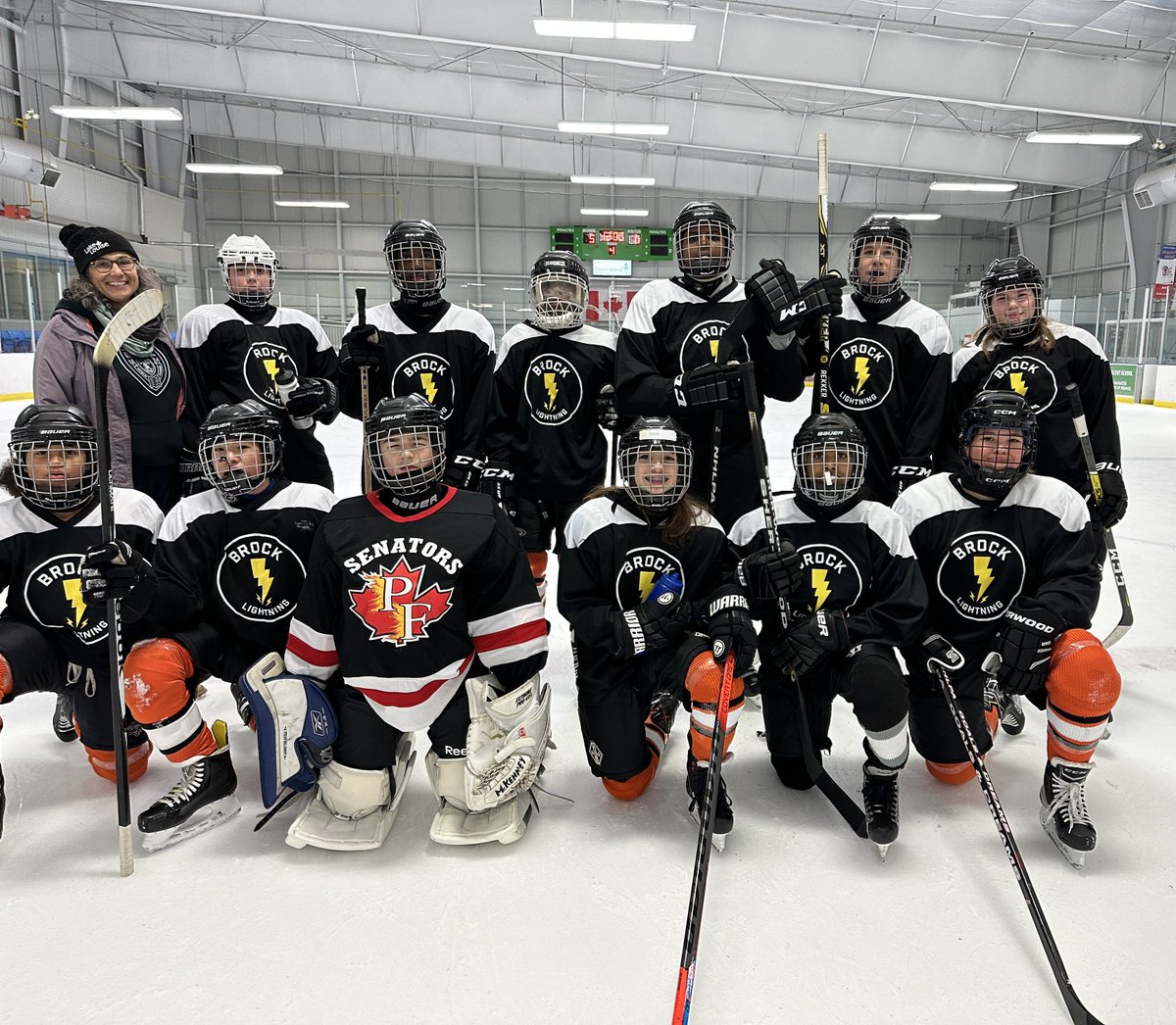BrockMsSamuel's tweet photo. This is the kind of team work it takes to sort, pack and put away all of our hockey gear. Both of our teams had a lot of fun this year. Tks to all who helped make our seasons great! #readyfornextseason @TDSB_BrockPS https://t.co/C7E6scncs1