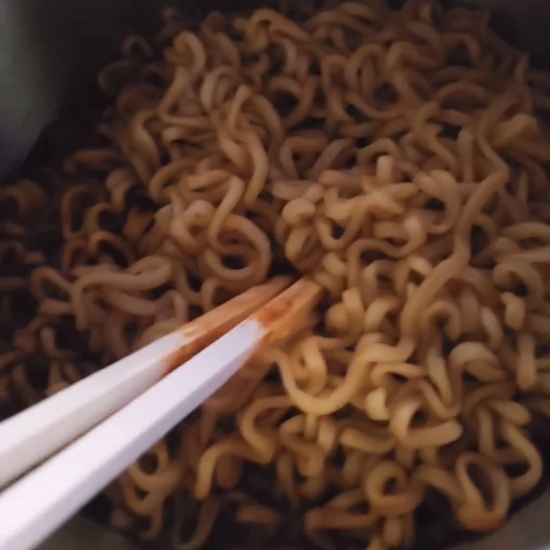 จีมินร้องไห้                           เพราะสิ่งนี้