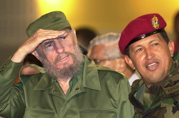 cubacolabora's tweet photo. •Que vea el mundo como brilla la luz de Simón Bolívar. #ChávezVive #CubaPorLaVida @cubacooperaven @MINSAPCuba @cubacolabora https://t.co/CtDVf80QGy