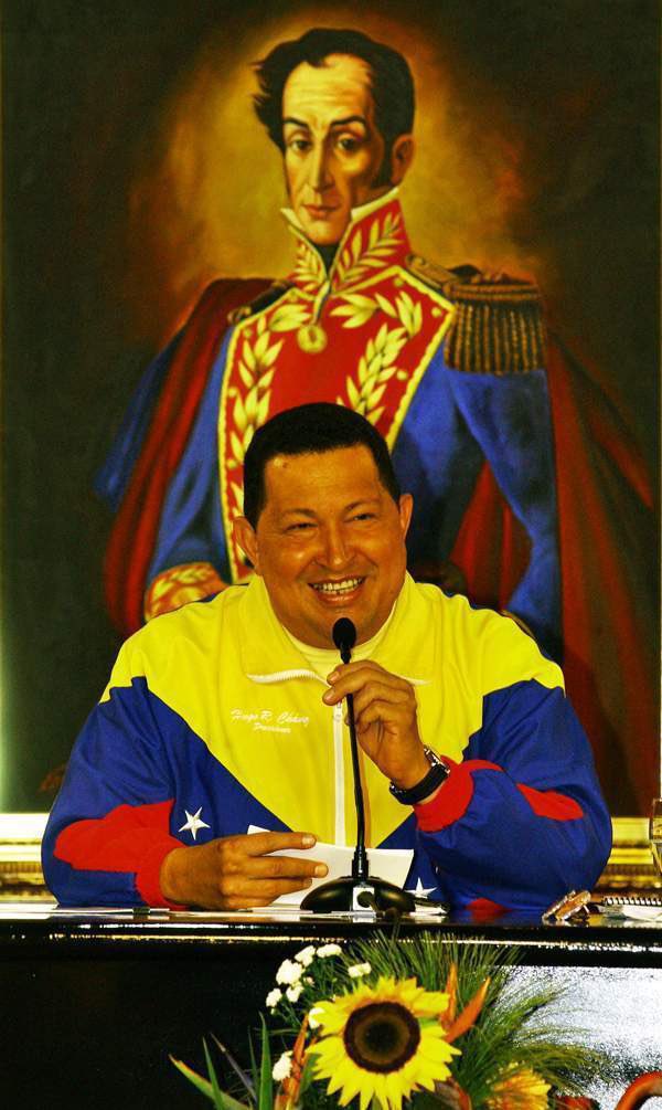 polola360's tweet photo. #Chávez corazón del pueblo. #Cuba y #Venezuela #IslaRebelde #TrincheraDeIdeas #DeZurdaTeam https://t.co/KZhpv5fcRw