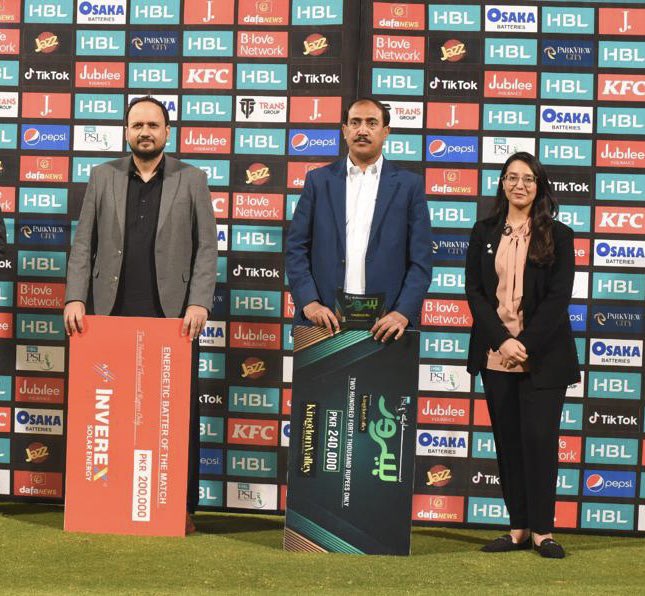 Grateful to receive HBL PSL Hamaray Heroes 2023 Award powered by Kingdom Valley. It's an honour to be recognised for my contributions to space education & awareness through @soc_exploration 

#HamarayHeroes2023 #KingdomValley 
@thePSLt20 @KINGDOMVALLEYP1