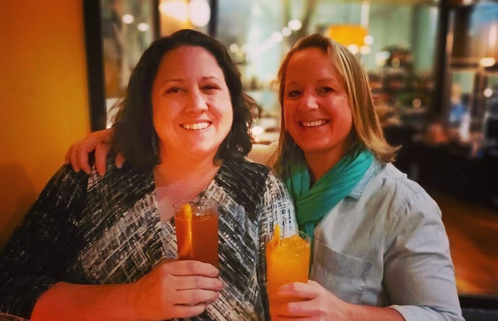 Is it Really a TRUE Break without a Little Buddy Time? A Quick Trip, but Nonetheless Brimming With Laughs, Debauchery & More Killer Bites Than a Gal can handle 💫❤️
•
•
#alley26 #buddytime #qualityoverquantity #debauchery #bestbites #laughteristhebest… instagr.am/p/CpaOqCqLJM6/