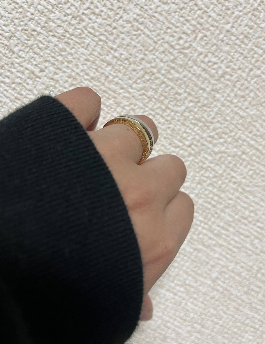 maaaachan118's tweet photo. ◉Ring SI×GL (set of 2)
2色セットがめちゃくちゃ嬉しい！！
ひとつでつけても可愛いし、付け方のパターンを考えられるのがとても良いです✨
ウェーブを少しずらして重ね付けするのがお気に入りです💙

 #DIRT2022AW https://t.co/hsNa7L6c3H