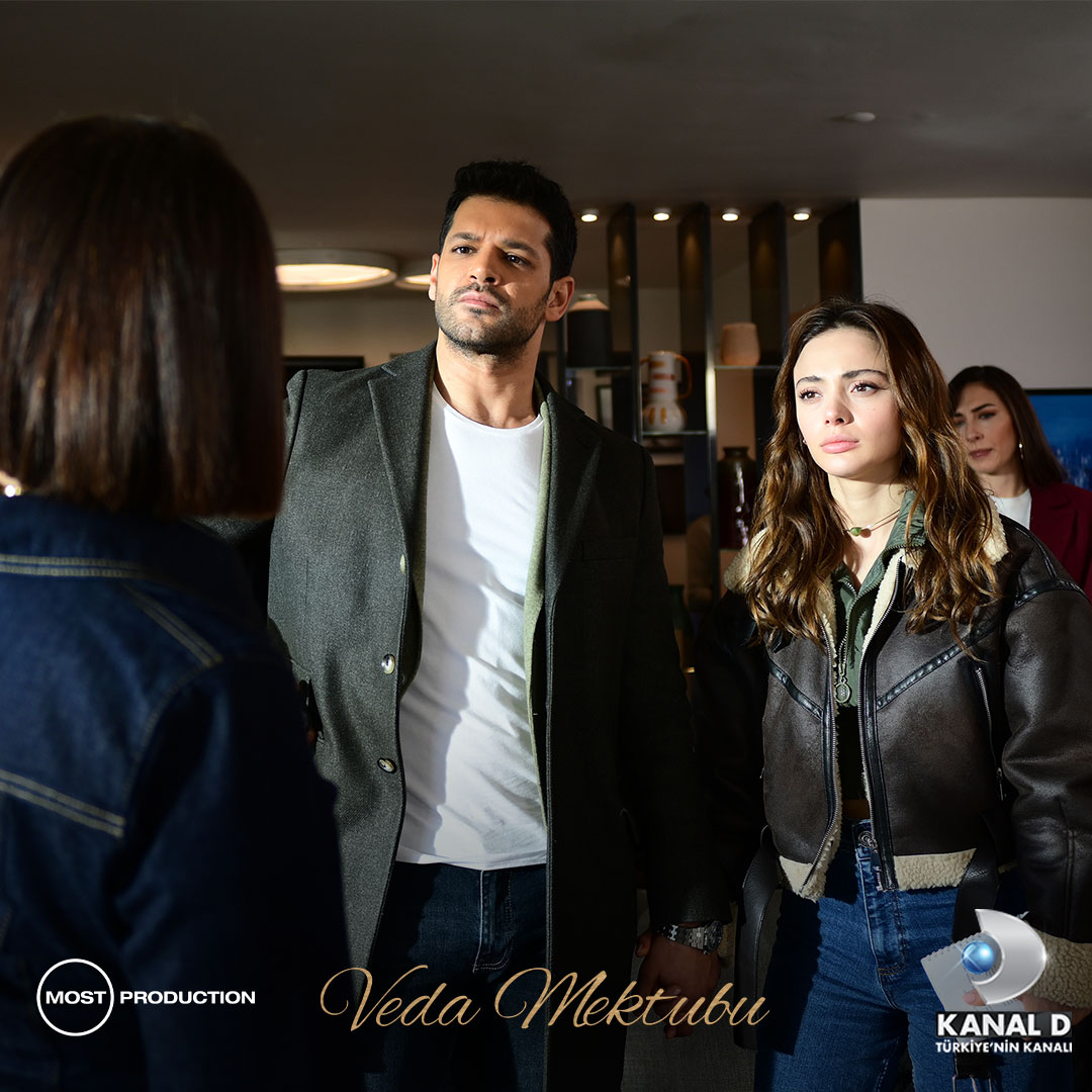 Bölüme dair detaylar 🔍

#VedaMektubu yeni bölümüyle bu akşam 20.00'de #KanalD'de!

<a href="/KanalD/">Kanal D</a> <a href="/mostproduction/">Most Production</a> <a href="/nrglyslcy/">Nurgül Yeşilçay</a> <a href="/SelimByraktar/">sellum</a> <a href="/Bennu_Yldrmlar/">Bennu Yıldırımlar</a> <a href="/rsoyyturk/">Rabia Soytürk</a> #EmreKıvılcım <a href="/hazarmotan/">Hazar Motan</a>