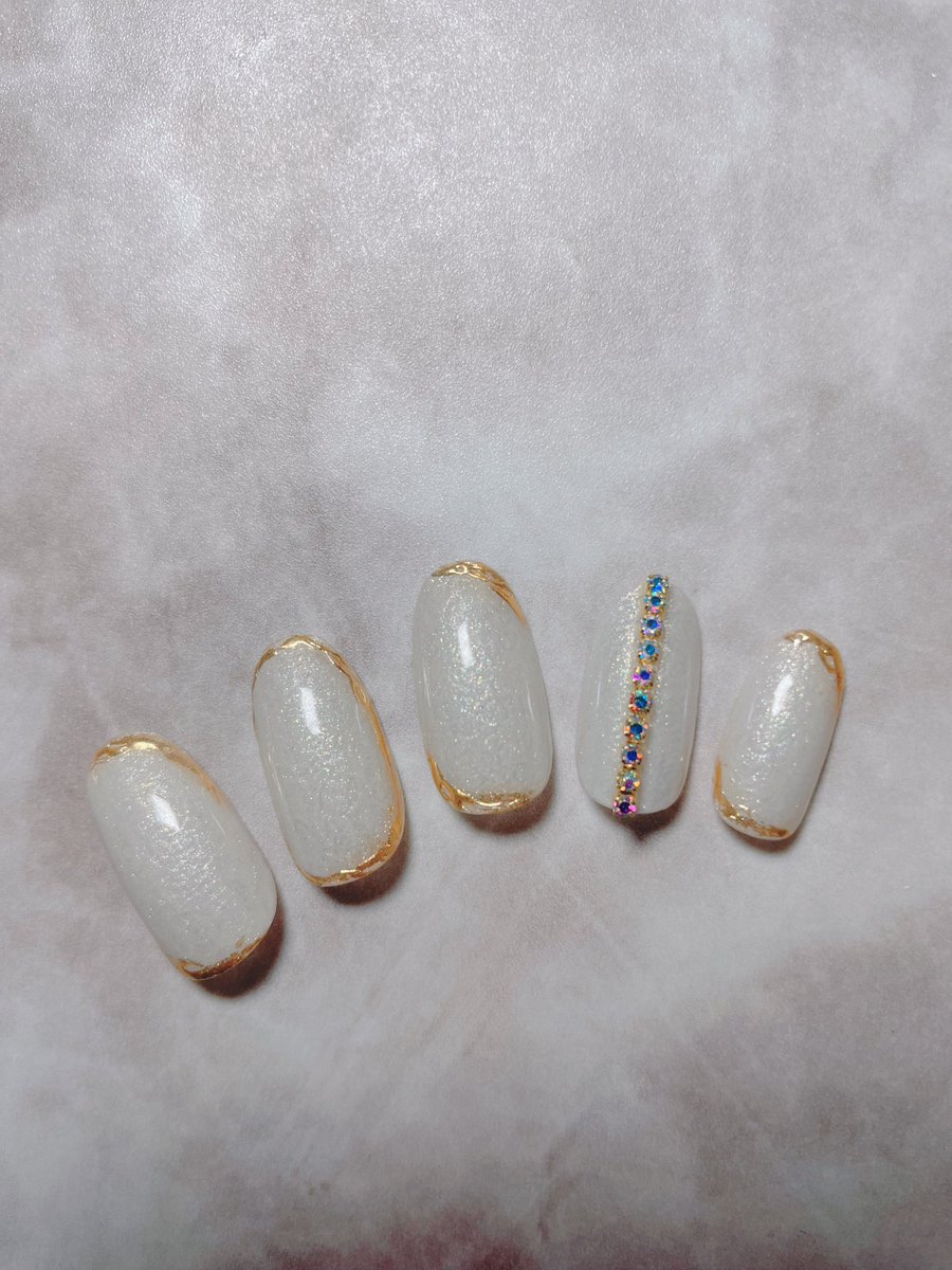 SamiLazy25's tweet photo. ネイルアカウントを作ってから
個人垢見てるよりネイルの方を💅
見てる方が楽しい😂
皆さんの技術や情報そしてこんな素人に
絡んでくれる、フォローしてくれるの
本当に嬉しい。もっと技術も知識もつけて
早く立派なネイリストとしてお金を稼ぎたい‼️きっと今からでも遅くないはず‼️
…と言い聞かせて https://t.co/6N5aAo8KsQ