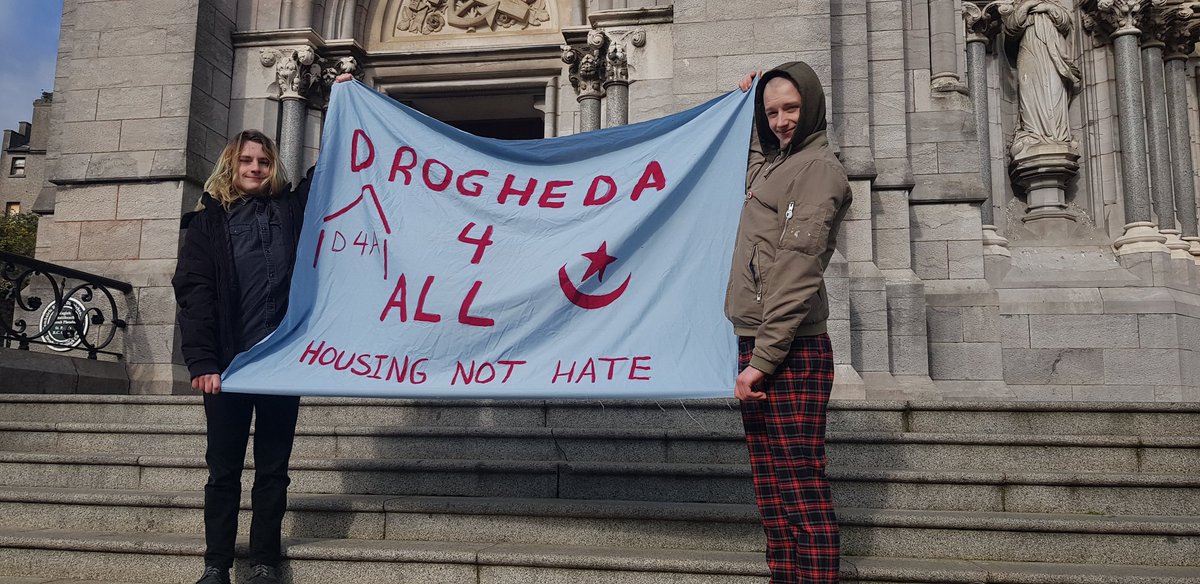 Militant_Left's tweet photo. Militant Left at counter demo in Drogheda against far Right along with other anti racist forces.

#drogheda4all

#militantleft https://t.co/JRk87CNyVz