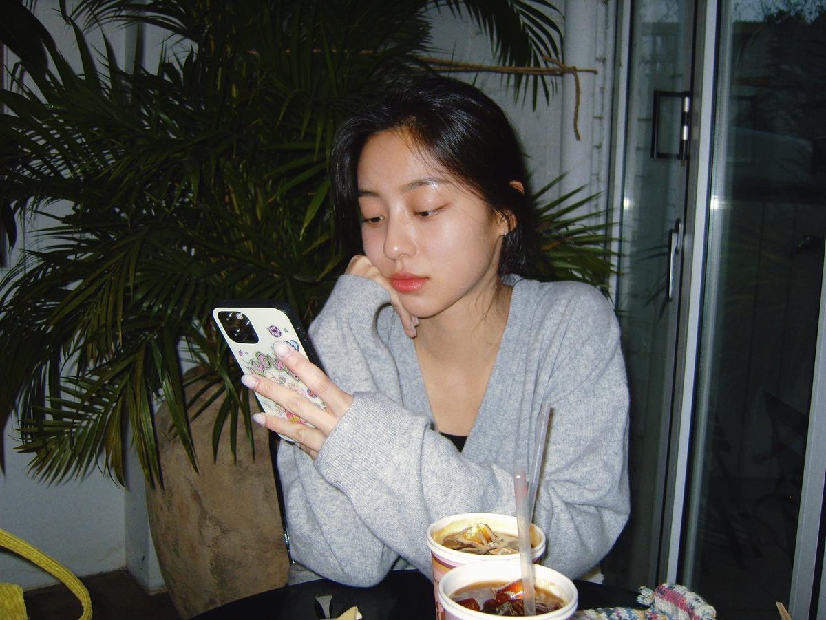 minah320's tweet photo. 빈티지 디카 사는 취미가 생겼어용,, https://t.co/5nmmY9eBUM