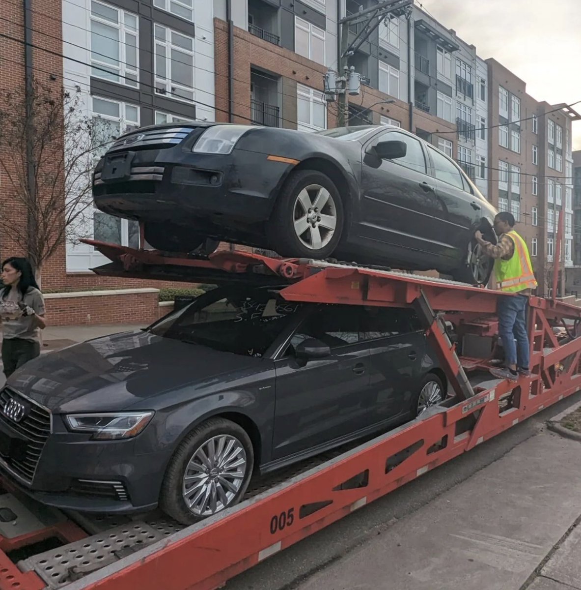 weird_fools's tweet photo. The Fools Roll approaches ever nearer! That's the Weird Mobile (top) being loaded up to be shipped to Texas. It's not too late to get your name on our car for the race though! Check out our GoFundMe for details on how to sponsor our team and all of the benefits. #linkinbio https://t.co/2xKbwVkUHL