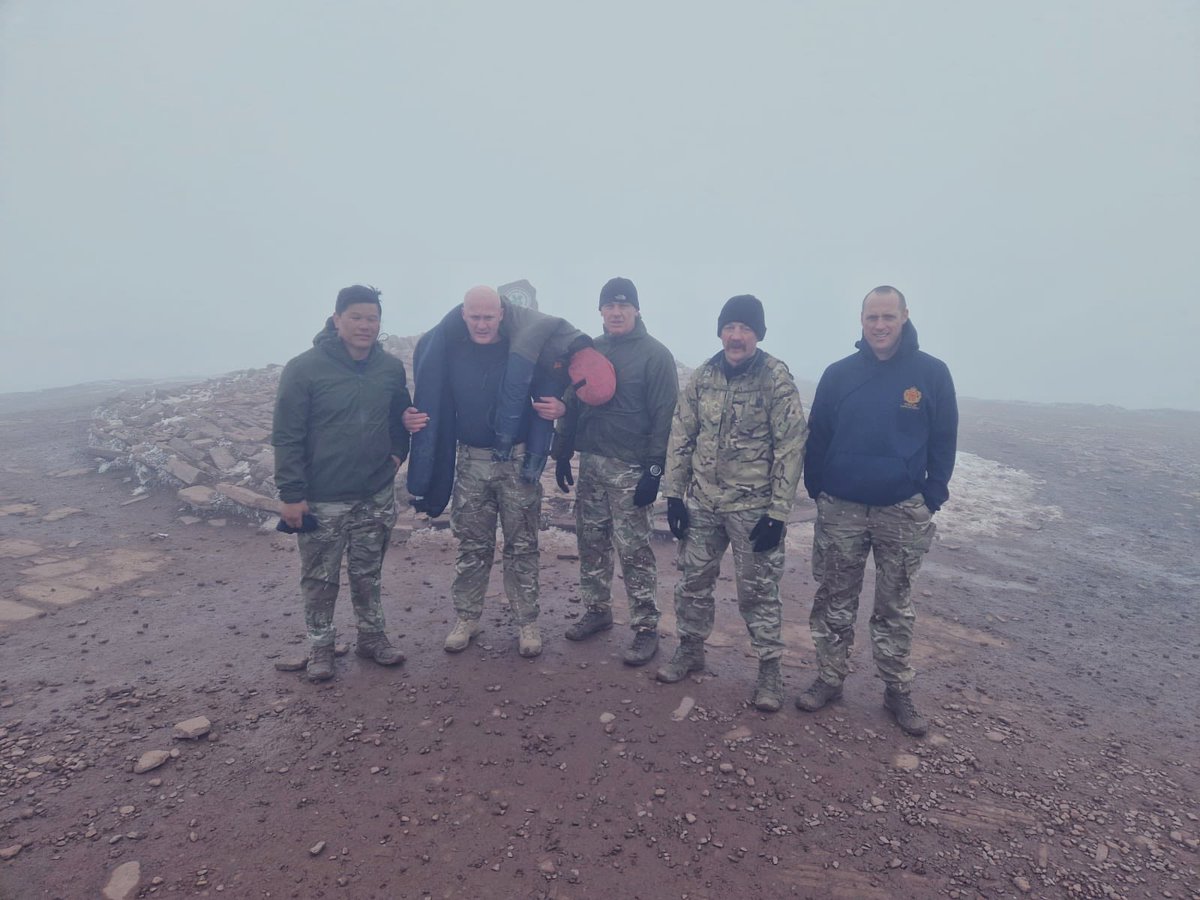 GunningMr's tweet photo. Pen Y Fan Stats:
8 Summits 
32Miles covered 
Total acent - 4,860m
Cals burned - 6,989
Avrg time - 1hr45min 
Avrg pace - 2.2mph. https://t.co/59CzTPGyQM still time to donate and help us reach our target 🎯 @IBSBrecon @Bigstevie1690 @Soldierscharity https://t.co/zJ21nIaNj0