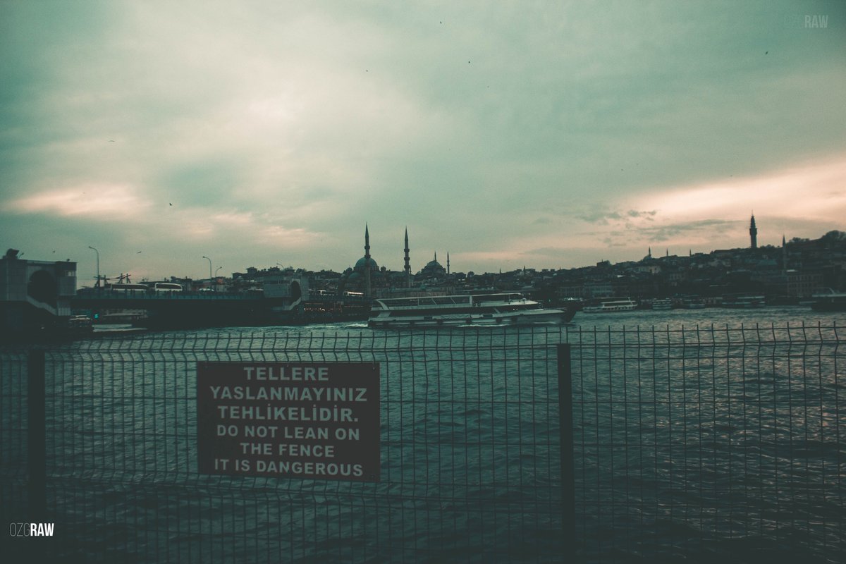 kaiserlogs's tweet photo. " Sana dün bir tepeden baktım aziz İstanbul!
Görmedim gezmediğim, sevmediğim hiçbir yer.
Ömrüm oldukça, gönül tahtıma keyfince kurul!
Sade bir semtini sevmek bile bir ömre değer. "

@Canon_TR  #fotografia  #canoneos  #İstanbul  #fotografia   #Photography 📸 https://t.co/0TDJM9DSZh