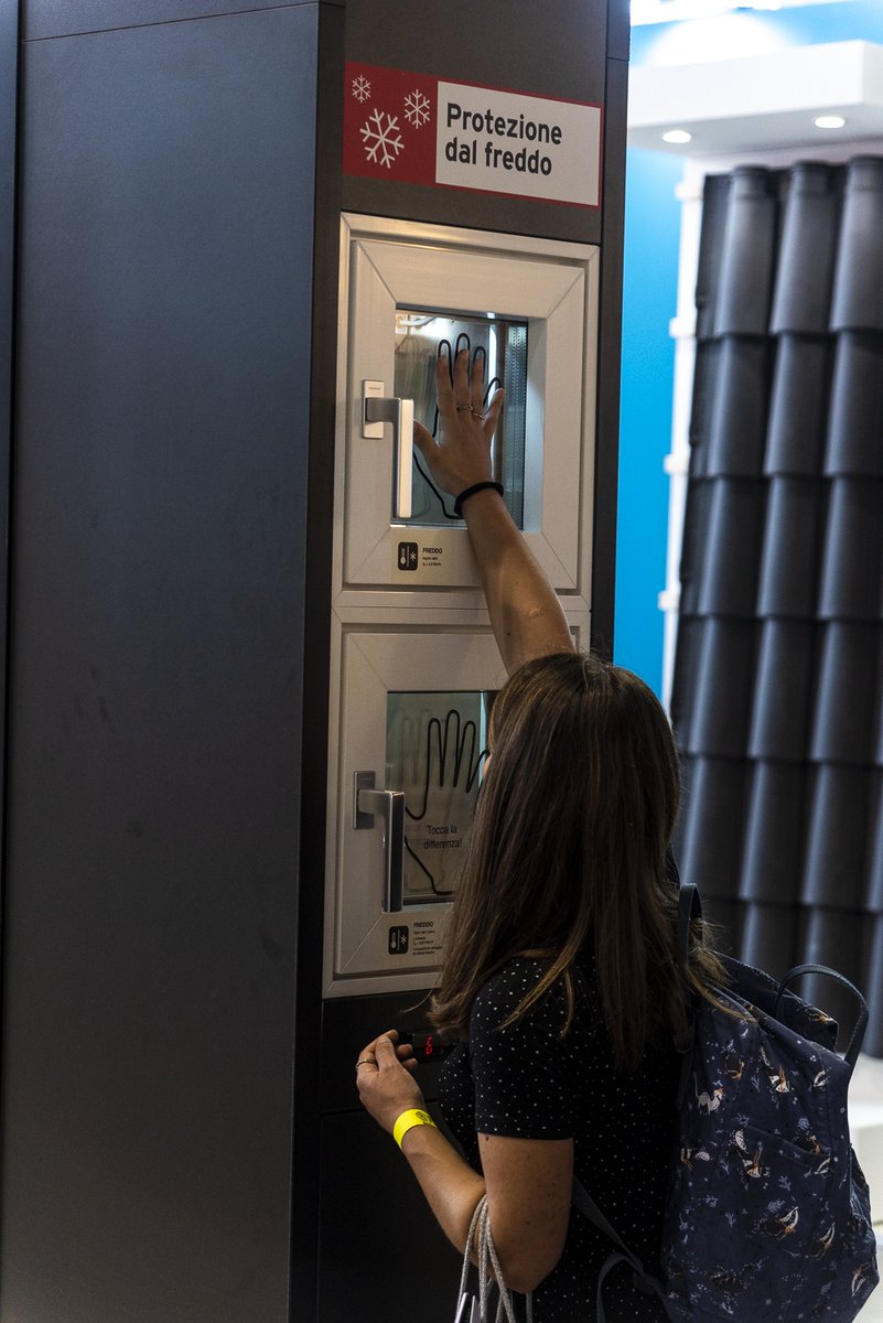 InternormItalia's tweet photo. Momenti al Klimahouse, dall'8 all'11 marzo! Come ogni anno, i momenti al Klimahouse sono piacevolissimi. Quando chi visita lo stand resta a bocca aperta nel sentire le performance dei nostri serramenti e vedere le nostre novità. Vi aspettiamo! ✌️📷🎥🖊 https://t.co/CYAtfg6DFw
