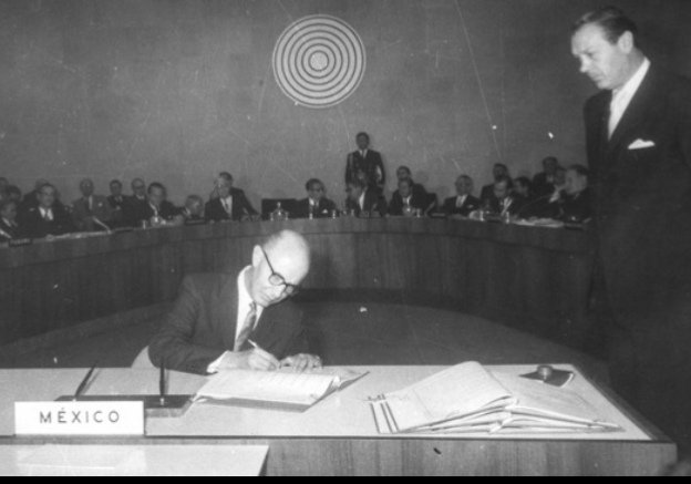 🌐 🇺🇳 05.03.2023: Día Internacional para Concienciar sobre el Desarme y la No Proliferación.
 
Muestra del compromiso de México, en 1967 con el #TratadodeTlatelolco surgió la Organización para la Proscripción de las Armas Nucleares en la América Latina y el Caribe (#OPANAL).