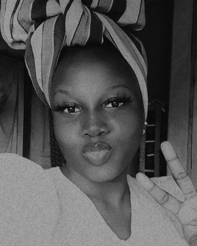 thedamola_x's tweet photo. Updating My Media 'Cos It's Thanksgiving Sunday π₯°!
PS : It's Always Better in Black & White βΊοΈ!
By the way, Gele tying is gradually becoming easy peezy for me πβ€οΈ...
#tradsunday https://t.co/WUVIOSSEo8