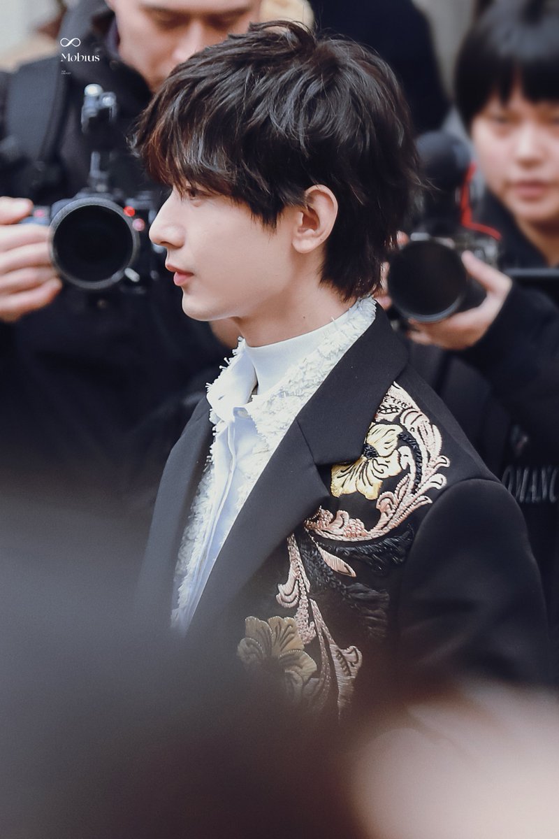 MobiusChengYi's tweet photo. 𝟐𝟎𝟐𝟑/𝟎𝟑/𝟎𝟓
⑤
paris fashion week @Lanvin
CHENGYI FOR LANVIN
#ChengYixLanvinFW23 https://t.co/MFU26cOqvk