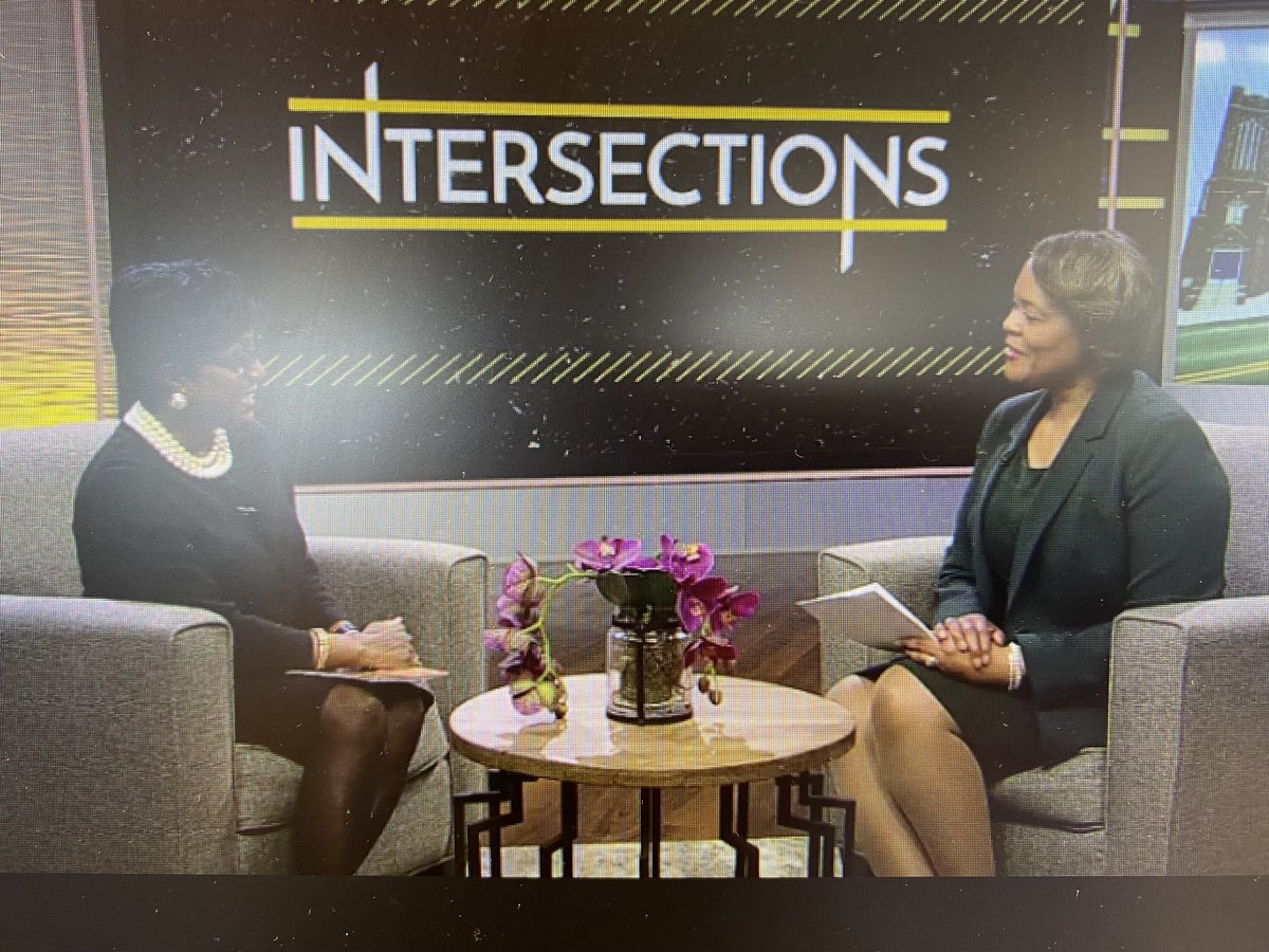 OGCooking's tweet image. Tune in today at 11:30am ⁦@TheCW⁩ for another episode of Intersections as we celebrate Women’s History Month. Great conversations with lovely ladies. ⁦@KDKA⁩ ⁦@MarimbaMillion⁩ ⁦@Olaholah55⁩ #pittsburgh #neighborhood #community #conversations #women’smonth