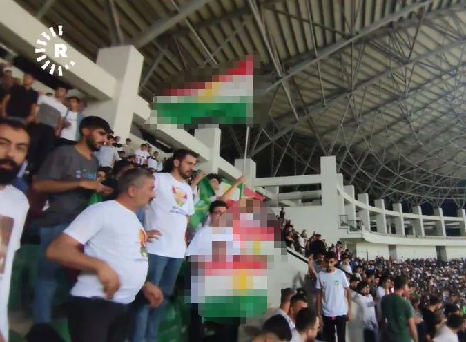 İlk maçta yaşanılan olaylara tepki göstermeyenler bugün yaşanan olaylara tepki gösteriyorsanız hepiniz samimiyetsiniz! Asıl her maçta bölücülük yapan amedspor kapatılmalıdır! Hala bu kahpeleri savunan kim varsa, bizim için vatan hainidir. NOKTA!