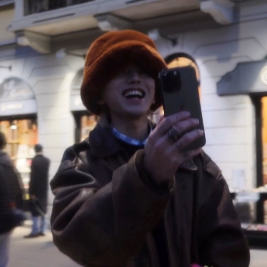 lbbbbbnh's tweet photo. KUN HAPPY FOREVER 💙 https://t.co/EMGlSP9jhF