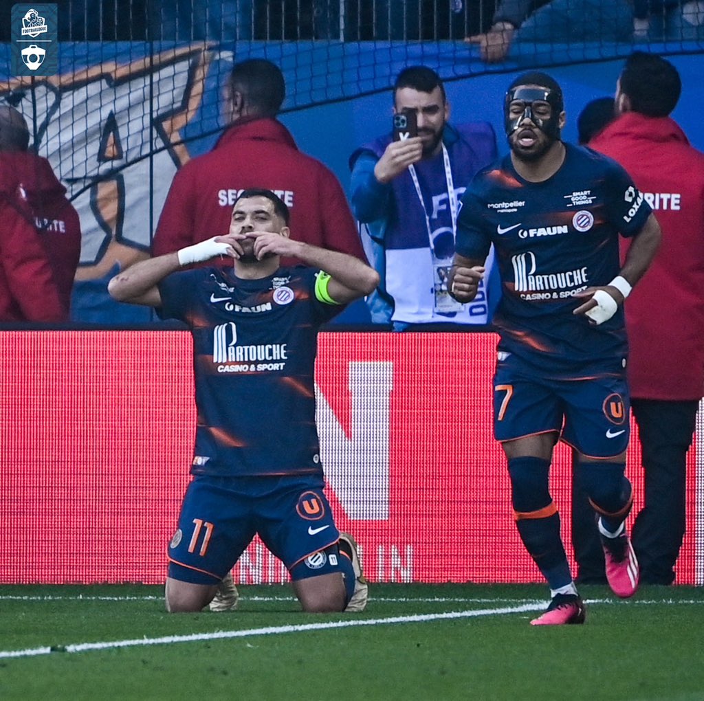 Footballogue's tweet photo. Doublé de Teji Savanier avec Montpellier 💙🧡

Montpellier froisse Angers, 4-0 en 50 minutes ! https://t.co/pxBYBOiu7J