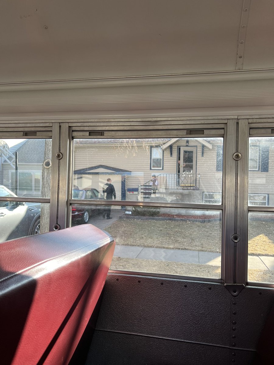 HSRee084's tweet photo. It’s gonna be a great day! Let’s roll! 🚌 #busMinistry #83C #itsSunday https://t.co/FAUy2RFPSy