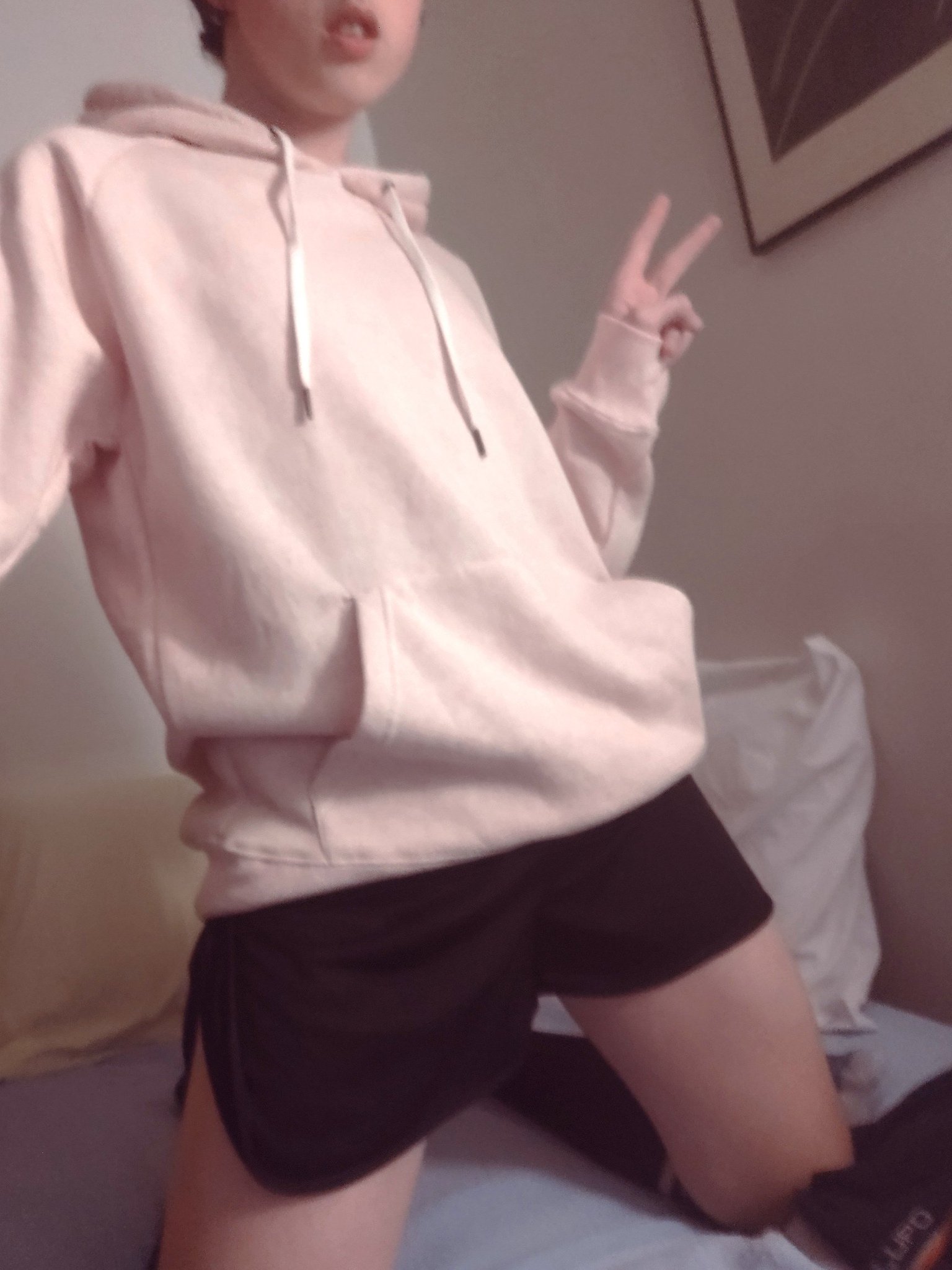 4 pic. Feeling cute today

#Femboy https://t.co/gfkFGZIi2f