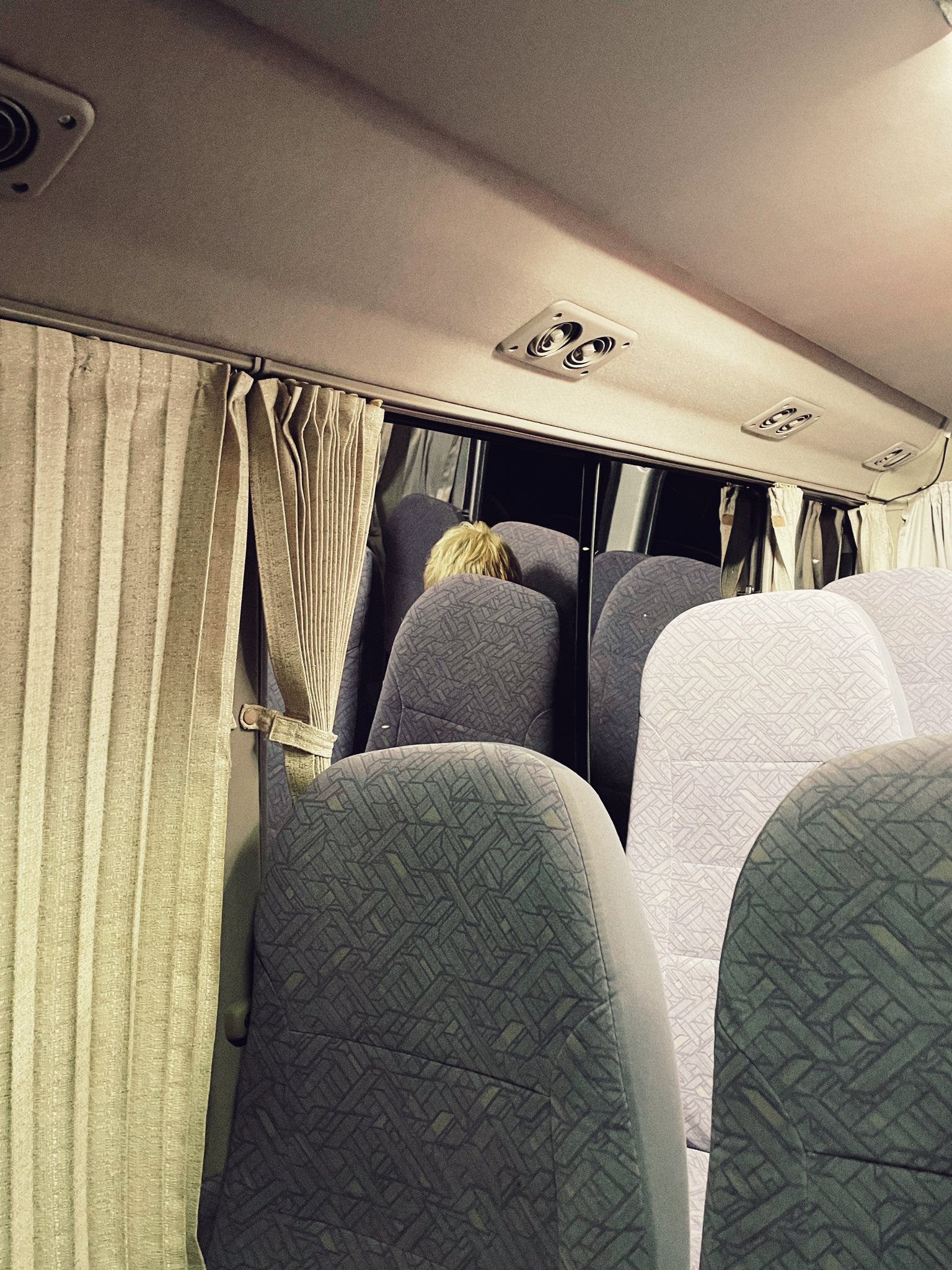 FqdyztvaAAAGS-v?format=jpg&name=orig