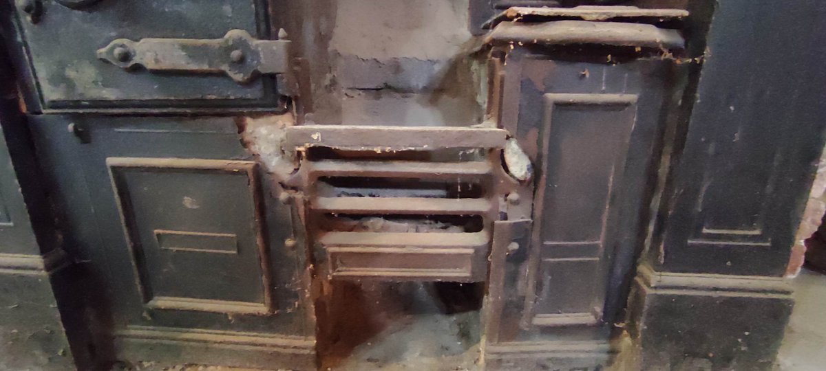 guyscottlister's tweet photo. Yorkshire Range repairs needed.

Can anyone help find a specialist or 
skilled welder to repair the CH Yorkshire Range in the Pontefract area ?
Thanks https://t.co/GYTHK2cSX9