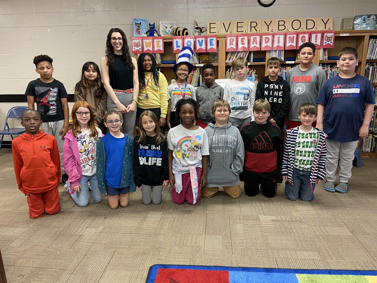AnelloWx's tweet image. Read Across America Week: Day 4!! I had a blast at Harvest Elementary on Thursday getting to visit with their kindergarten and 4th grade classes! They LOVED learning about weather and that absolutely warmed my heart! #HarvestElem #GuestReader #ReadAcrossAmericaWeek