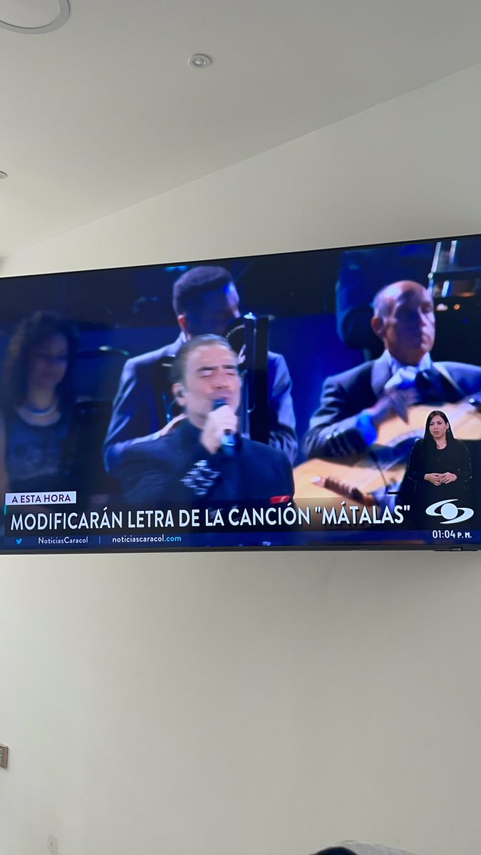 Angeliinnam's tweet photo. Cuando el feminismo milenial traspasa años de historia musical 🎤 bfffff 🙄🙄🙄🙄🙄 sinceramente… ya me dio cosa 🤢🫣 https://t.co/rVHcHPIRLa
