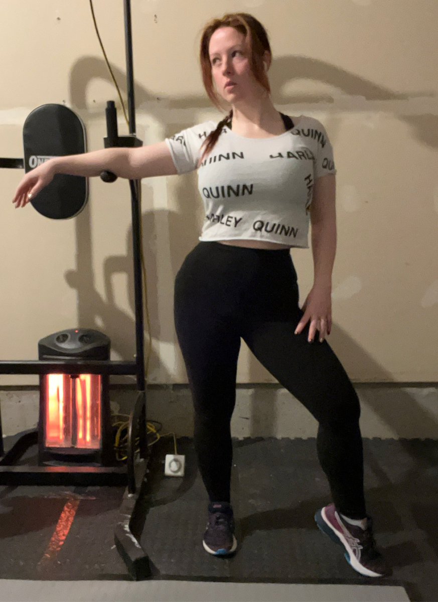 a_redhead_vixen's tweet photo. Six pack in progress 😉 Started #liiftmore by @Beachbody today and I’m ready to tear it up 💪🏻
#gymrat #gymlife #workout #liftheavy #curvesonfleek https://t.co/pb2EokS3J1