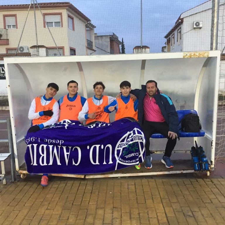 Derrota en el último partido de liga ante el Veteranos de Alcaudete por 5-0.

#1,2,3CambilAGanar⚽💙🤍