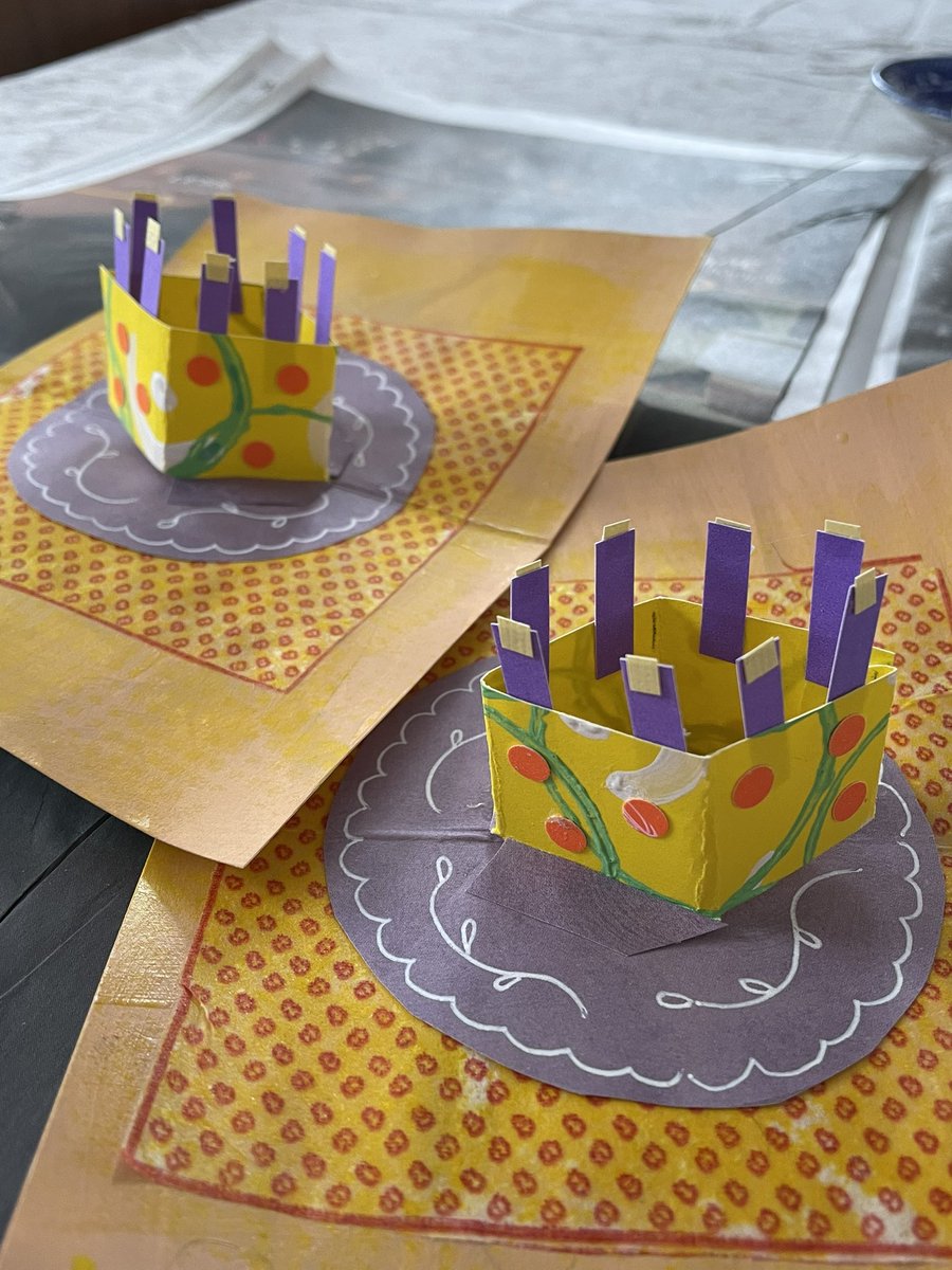 Pop up birthday cakes! 
@HandmadeHour #HandmadeHour #cutpaper #popupcards