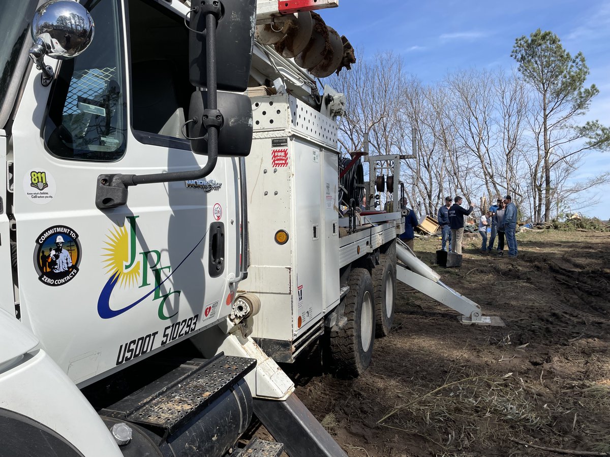 GovAndyBeshear's tweet photo. Thank you to every first responder, utility worker, volunteer and every Kentuckian lending a hand and helping those affected by Friday's storms. We’re in this together, and we’ll get through this together. https://t.co/AwwSBJU8S3