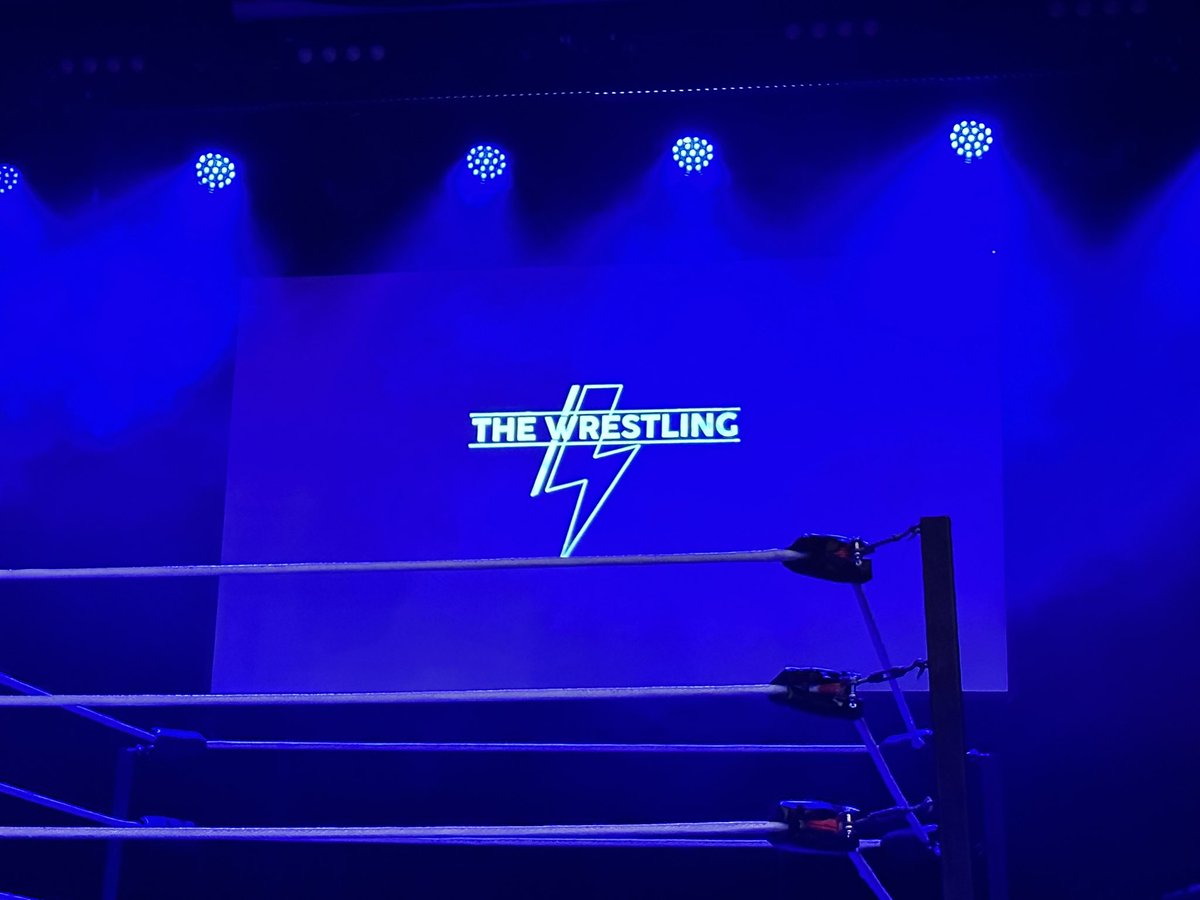 illogicaldata's tweet photo. Sharing an evening with @almhrs of intellectual debate and high culture at the O2 Indigo #thewrestling https://t.co/gb7BQPlXNC