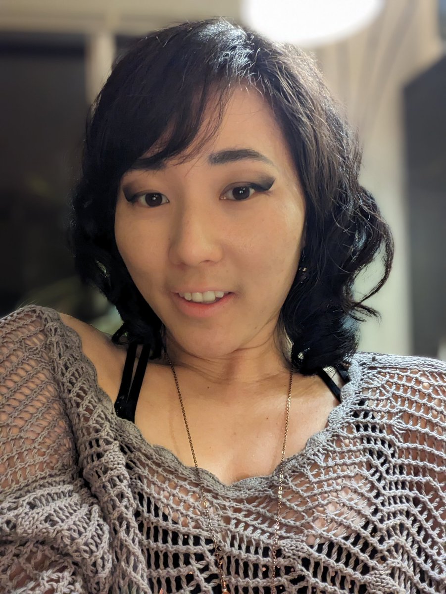 ebaekim's tweet photo. Without taking any new ones, post photos of you as: 

1) a romanceable NPC
2) a quest-giver NPC
3) the final boss of a game https://t.co/TRodhqcICr