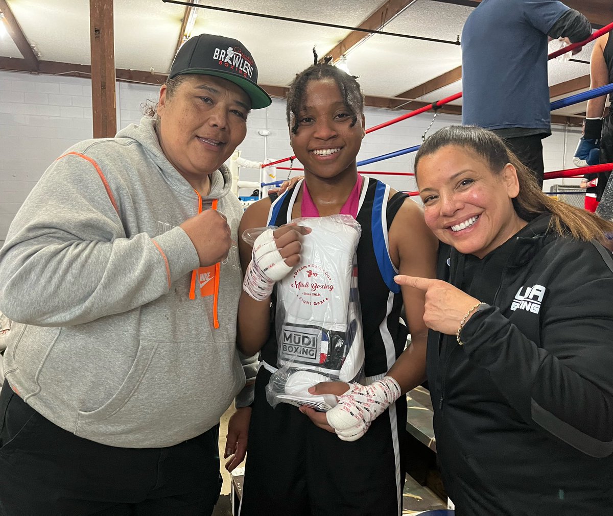 BoxingMeetsBeauty tweet media