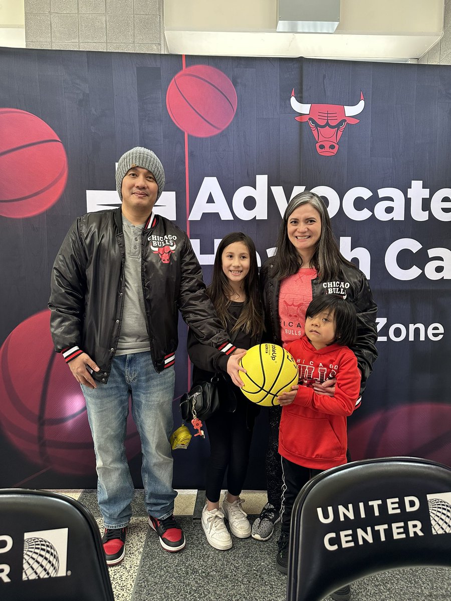 lingling20's tweet photo. @advocatehealth @chicagobulls family fun at the Bulls game today! #letslivewell #teamtubalinal https://t.co/5osJC9VeK7