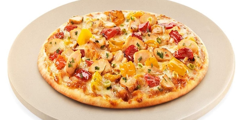 MakeItSIMPLEshp's tweet image. We thought this was neat! 
 
Pizza Baking Stone
Tag a friend who would love this!📌
FREE Shipping Worldwide🌍 🚚 ✈️

Buy one here ——&amp;gt; makeitsimpleshop.com/pizza-baking-s… 
#pizzaboard #pizzastone
#Healthy
#kitchentools #vegan