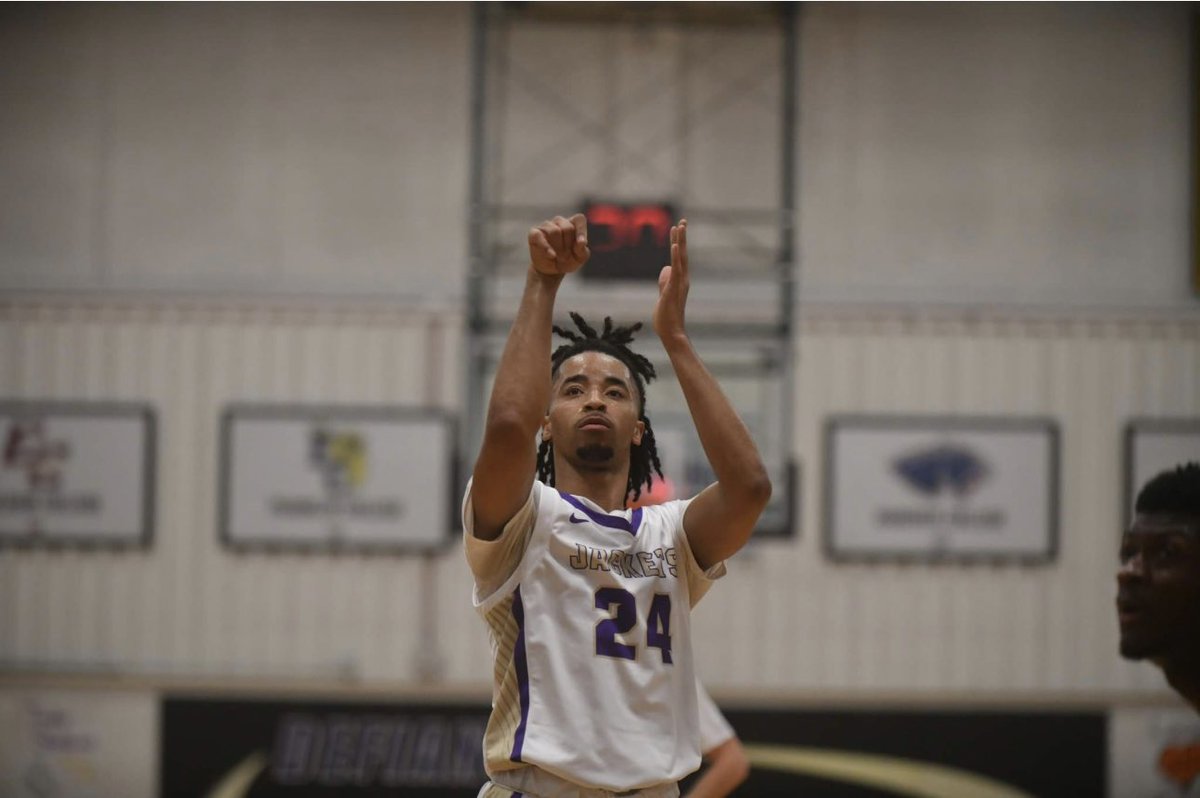 Thank you to Defiance College for the support these last 4 years. Thanks to my coaches for the opportunity and to my teammates for the binds we created. With that, I will be entering the transfer portal for my graduate season. #BeYou