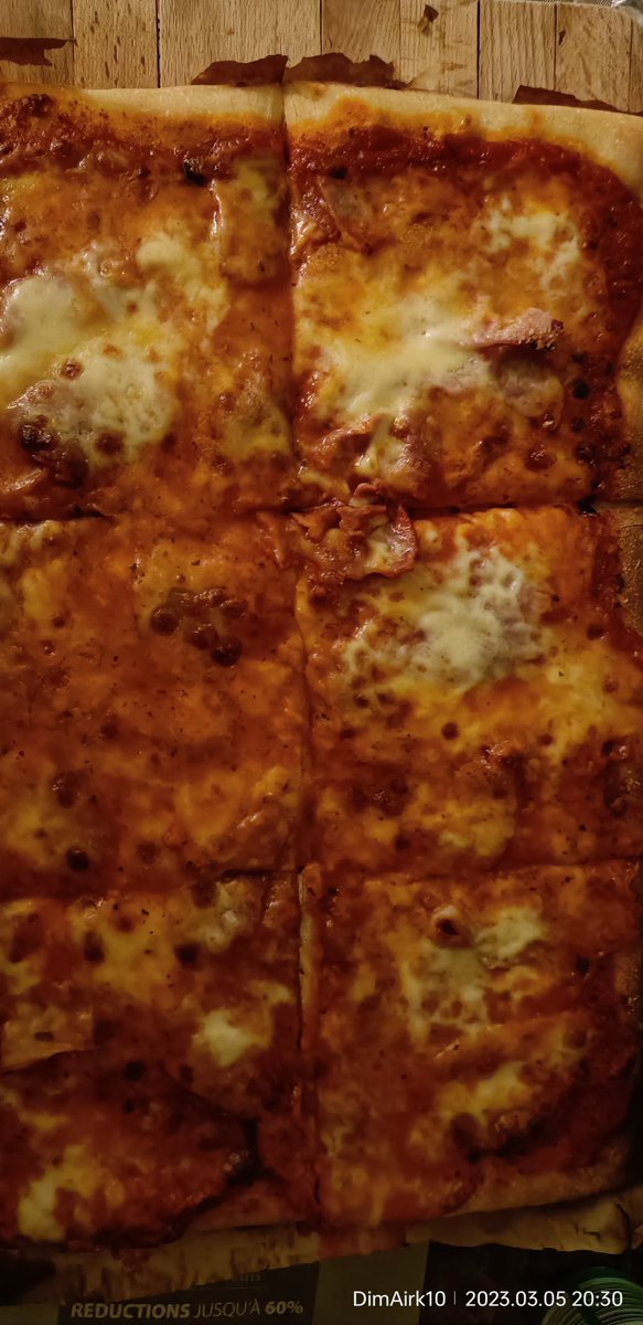 DimosRaikoudis's tweet photo. Pizza fait maison 😁
#pizza #pizzaiolo #mozzarella #buffala #jambon #fromage #home #special https://t.co/NFZDUROhmN