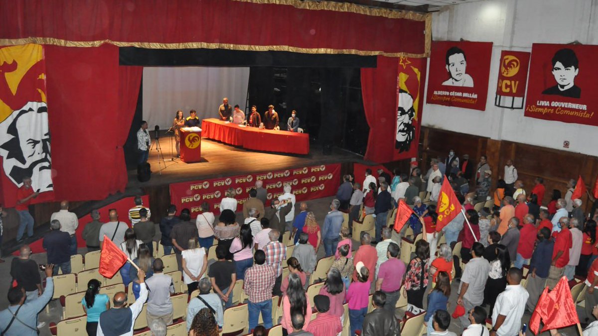 PCV_Venezuela's tweet photo. #5Mar En el histórico Teatro Cantaclaro, entre camaradas, amigas y amigos, celebramos el #92AniversarioPCV.

❤️A todos los que han enviado sus palabras de solidaridad, vaya nuestra gratitud.

Seguimos codo a codo con el pueblo trabajador: ¡Aquí hay PCV pa' rato! https://t.co/kToT1AqHJR