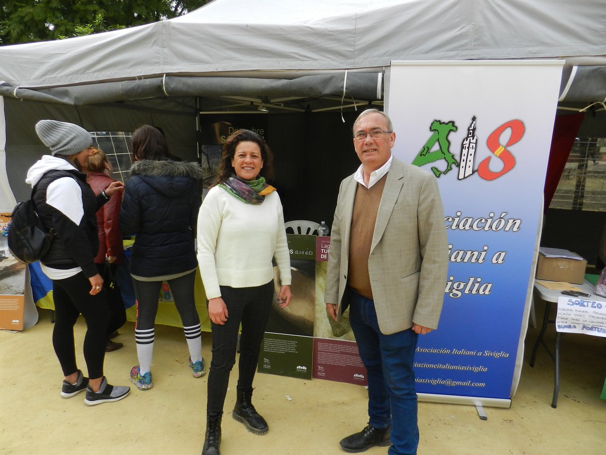 EParrilla7's tweet photo. San Juan de #Aznalfarache ha participado este fin de semana en “Sevilla es Roma” celebradas en el Prado de San Sebastián. La delegación de Turismo ha contado con un stand donde los visitantes han conocido nuestro patrimonio histórico. El reportaje en https://t.co/eZHN0kjm87 https://t.co/5ctwxaQXdZ