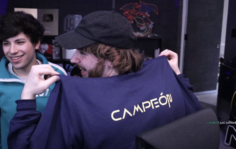 violetnottfound's tweet photo. im so fucking proud of sap. he had 10k the whole week during squid craft and despite all odds, HE WON! @sapnap we are all so proud of you. also the event was amazing and so well organized, i found so many new creators and i will cherish this event forever. #teamsnf #SquidCraft2 https://t.co/ClEJRcfap6