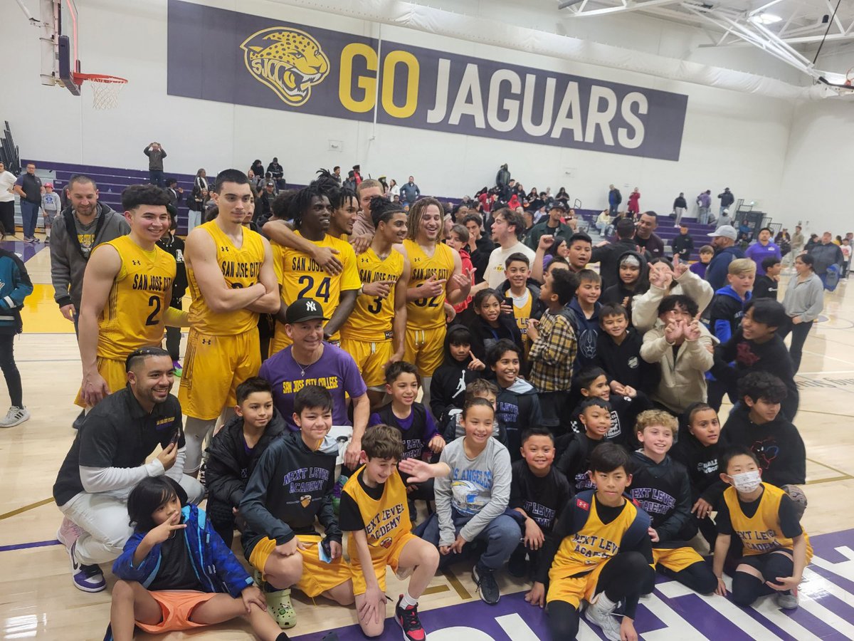sanjosecitymbb's tweet photo. Whole city was out lastnight 🔋📈 appreciate the support 🗣 huge turnout thanks to our coaches and fans bringing everyone! #sjccmbb @Coach_Devin_Aye https://t.co/gPGtSn4Ja3