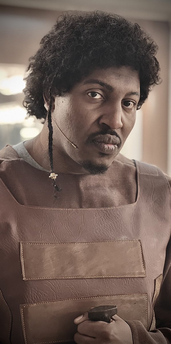 #معلقاتنا_امتداد_أمجاد
<a href="/abdulrahman/">عبدالرحمن بن مساعد بن عبدالعزيز🇸🇦</a> 
<a href="/sahamexclusive/">سهم</a> 
الحمدلله كانت عودتي للمسرح عشقي الاول بهذا العمل الضخم والفريد من نوعه شكرًا لكل من ساهم في تواجدي في هذا العمل كلمة شكرا لا توفيكم حقكم واعدكم بان اكون عند حسن ظنكم دوما وان اكون وفيا لهذه الخشبة التي اهدتني الكثير 💐💐