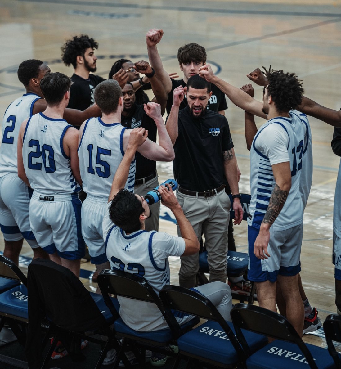 Year 1 as a 29 year old Head Coach has come to an end:

5 things I’ve learned that I’m sure will help me continue to develop and will hopefully help other future Head Coaches.

[Thread]
