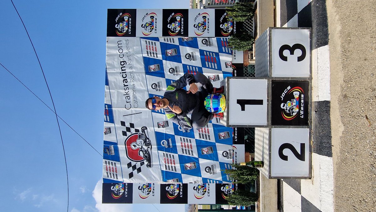 🔹️Primera carrera del campeonato <a href="/Craksracing/">Craksracing.com</a> en el trazado gironés de l'escala con un inicio inmejorable para nuestros pilotos
🔸️P1 Ivan penalva
🔸️P3 Alex Ávila 
🔸️P15 ignasi lligadas 
Terminamos la jornada lideres en formato equipo y por parte de Ivan en el individual