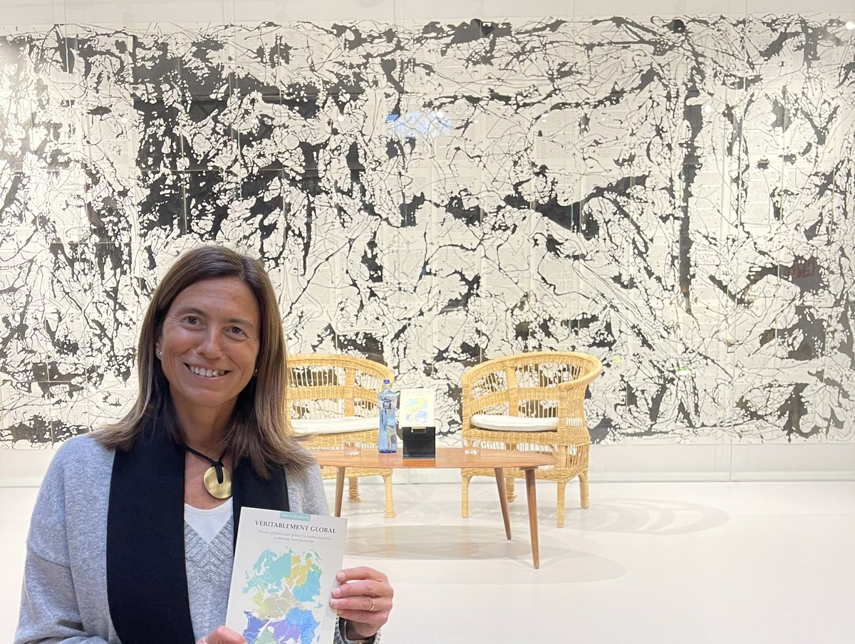 Dolorsseto's tweet photo. De la Casa Seat vaig anar a parar a @OnaLlibres buscant el teu llibre “Veritablement Global” @annapapallona El que no sabia és que aquella mateixa tarda en feies la presentació a la mateixa llibreria. Quina casualitat! Però vaig arribar massa aviat 🤷🏻‍♀️ https://t.co/IYr7li5RAR